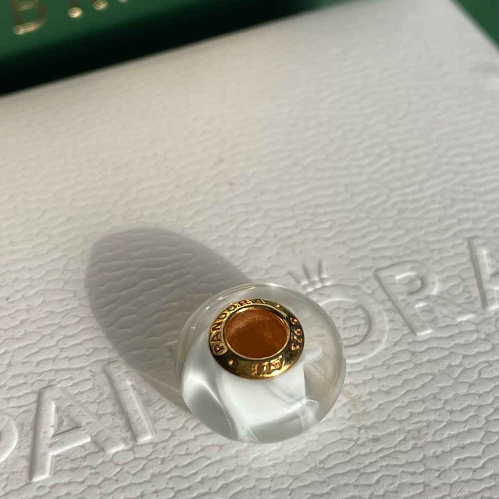 Pandora Radiant Gold 18K over Silver in Soft Milky  White Waves Murano Charm